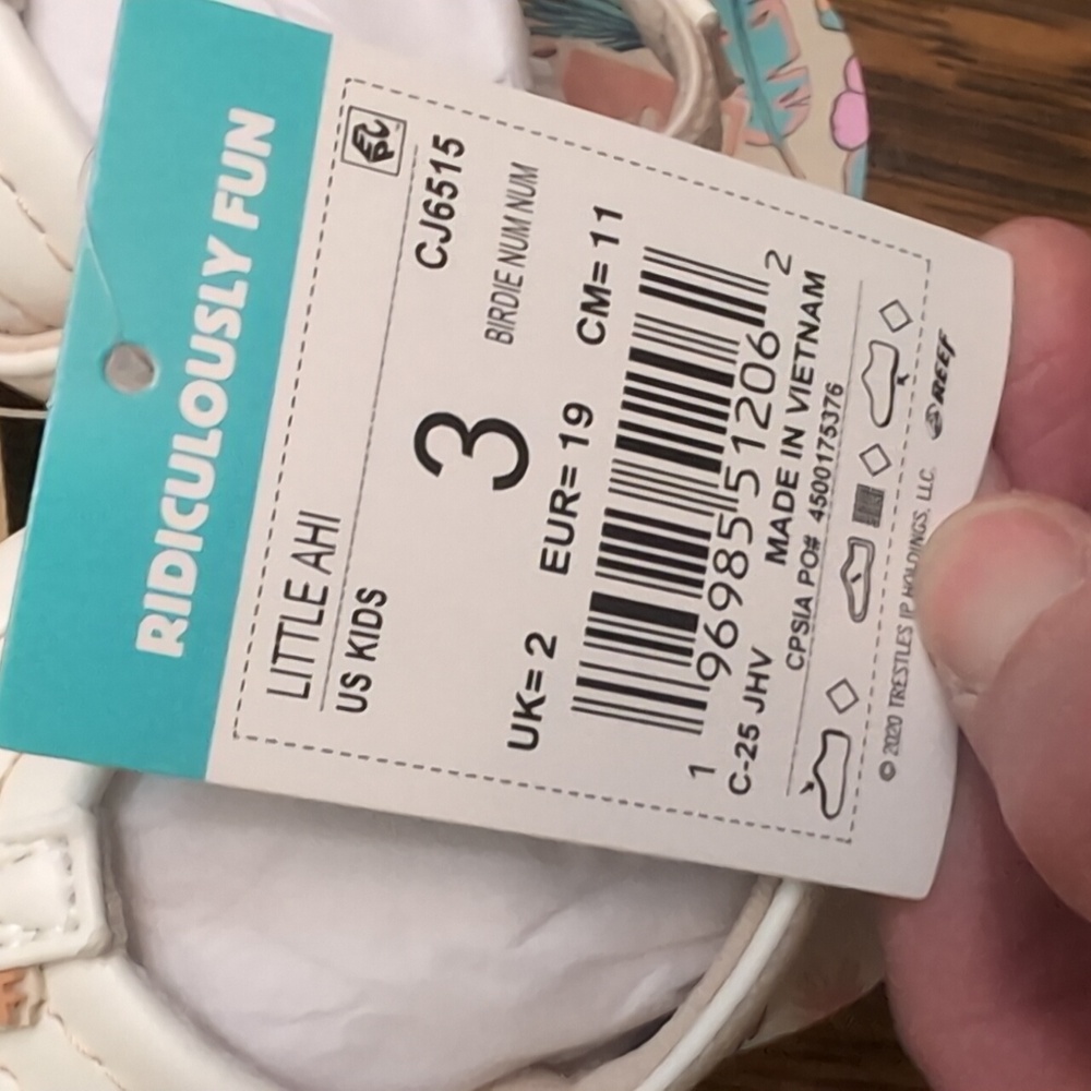 Reef Sandals - Picture 2 of 5